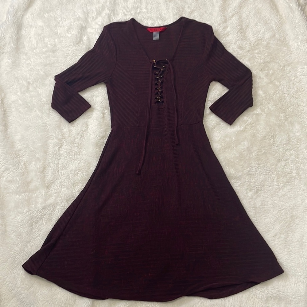 Hot Kiss‎ burgundy/black color